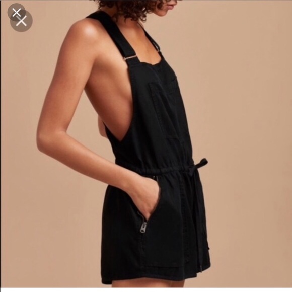 aritzia overall shorts
